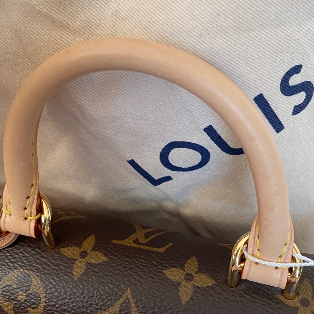 Louis Vuitton cluny mini beige - Picture 5 of 17